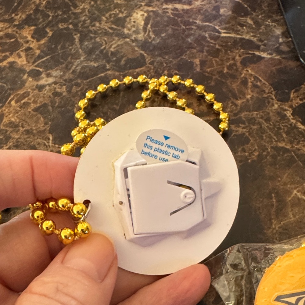 Nashville Hockey Predators Gold and Yellow Team Logo Light Up Beaded Necklaces - Picture 3 of 7
